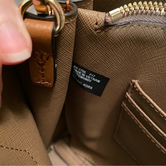 Michael Kors Crossbody Mercer Small Brown Gold Logo - Picture 5 of 16